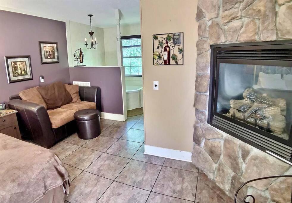 D'Vinery Rock Cottage/ #6 尤里卡斯普林斯 外观 照片